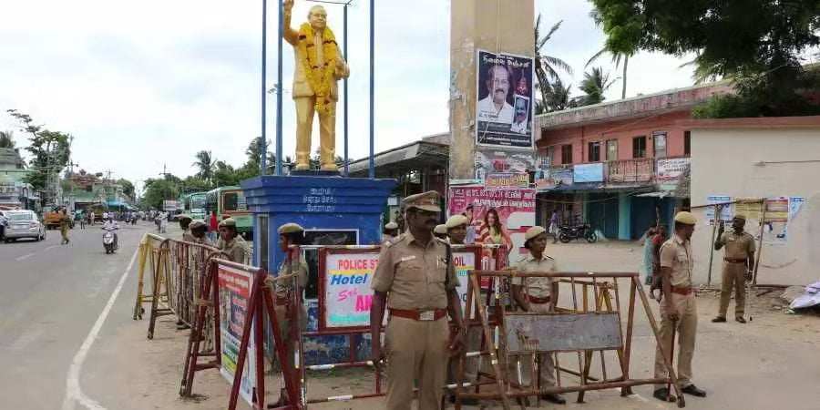 உடைக்கப்பட்ட சிலை 21