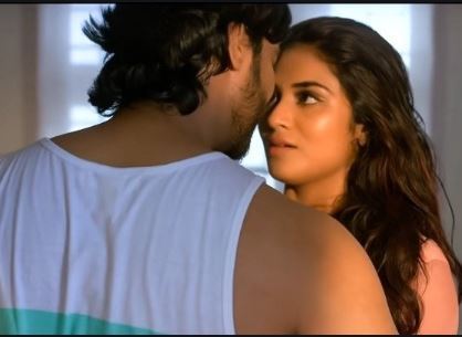 கவர்ச்சியாக நடித்த இந்துஜா வை கலாய்த்த ரசிகர்கள்!! 13
