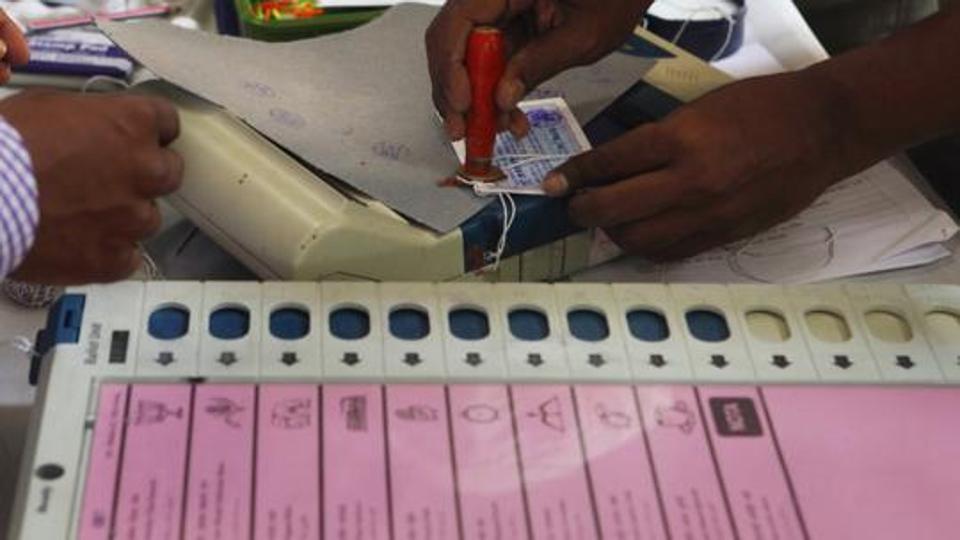 இடைத்தேர்தல் நடைபெற்ற 3 தொகுதிகளிலும் வாக்குப்பதிவு நிறைவு!! 13