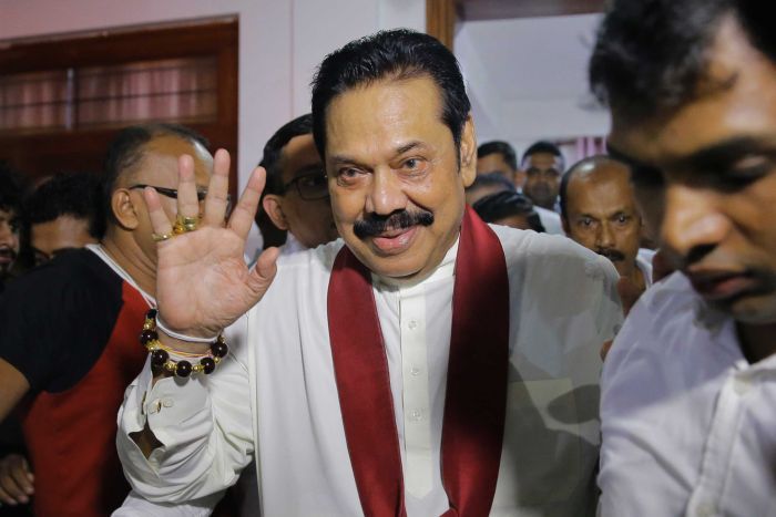 மஹிந்த ராஜபக்ஷ இலங்கையின் பிரதமராக பதவியேற்றார்!! 41