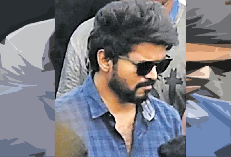 புதிய படத்தில் நடித்து வரும் விஜய் போஸ்ட் லீக்!! 11