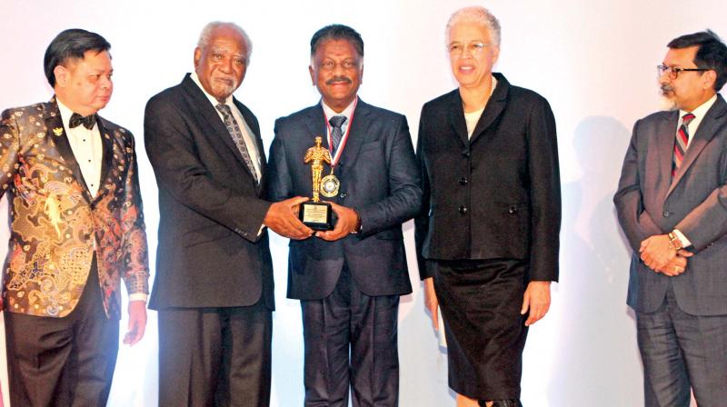 ஓ.பன்னீர்செல்வத்திற்கு அமெரிக்காவில் 2-வது விருது! 23