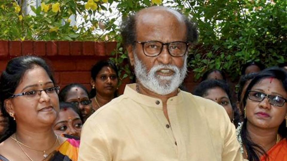 முதல்வருடைய பேச்சுக்கு ’நோ கமெண்ட்ஸ்’ கூறியுள்ளார் ரஜினிகாந்த்!! 41