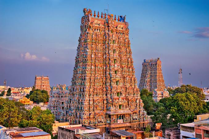 புகழ்பெற்ற மீனாட்சி அம்மன் கோவிலுக்கு வெடிகுண்டு மிரட்டல் 27