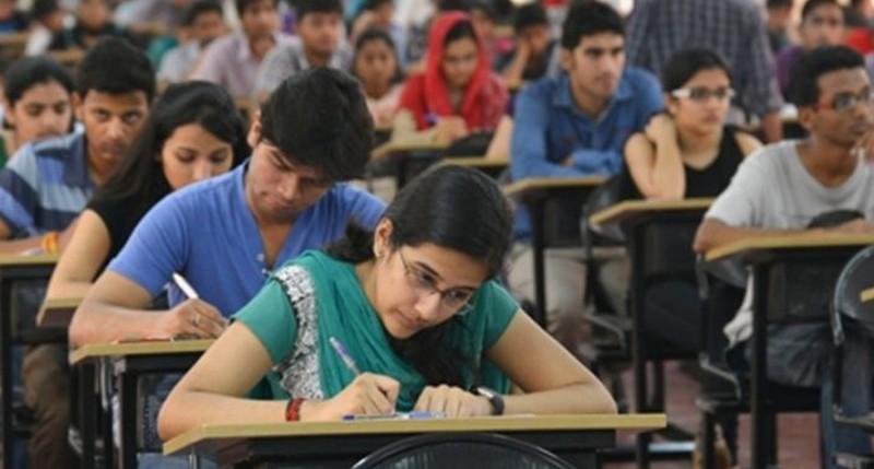 தொடர் மழையின் காரணமாக பல்கலைக்கழக தேர்வுகள் ஒத்தி வைப்பு! 16