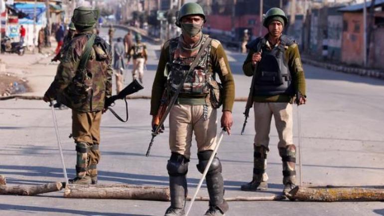 J & K இல் இணைய துண்டிப்பை மறுபரிசீலனை செய்ய உச்ச நீதிமன்றம் உத்தரவு 7