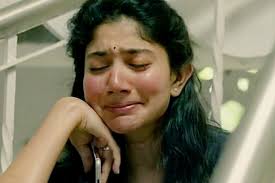 ஆனந்தக்கண்ணீர் வடித்த சாய் பல்லவி!! 39