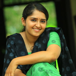மன௮ழுத்தத்தால் தற்க்கொலைக்கு முயன்ற இளம் நடிகை! 11