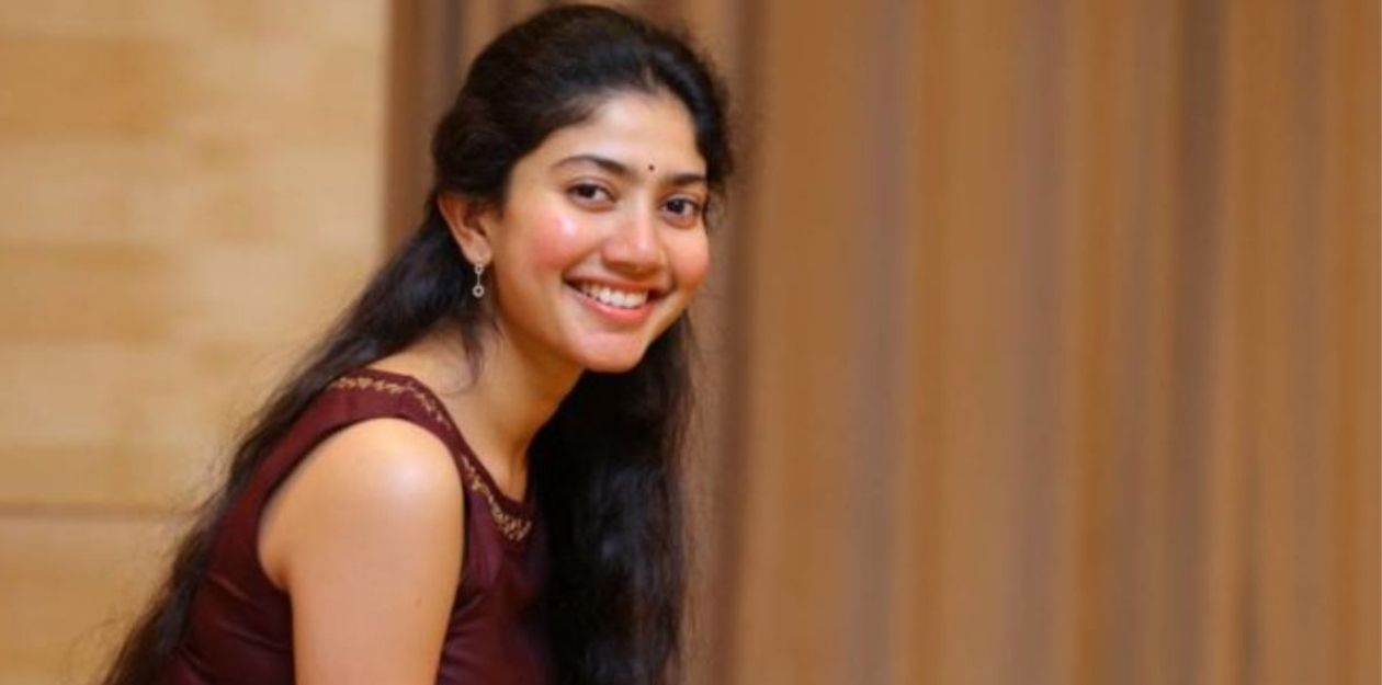 கிரிக்கெட் லெஜெண்ட் சச்சின் டெண்டுல்கரோடு புகைப்படம் எடுத்துக்கொண்ட சாய் பல்லவி! 21