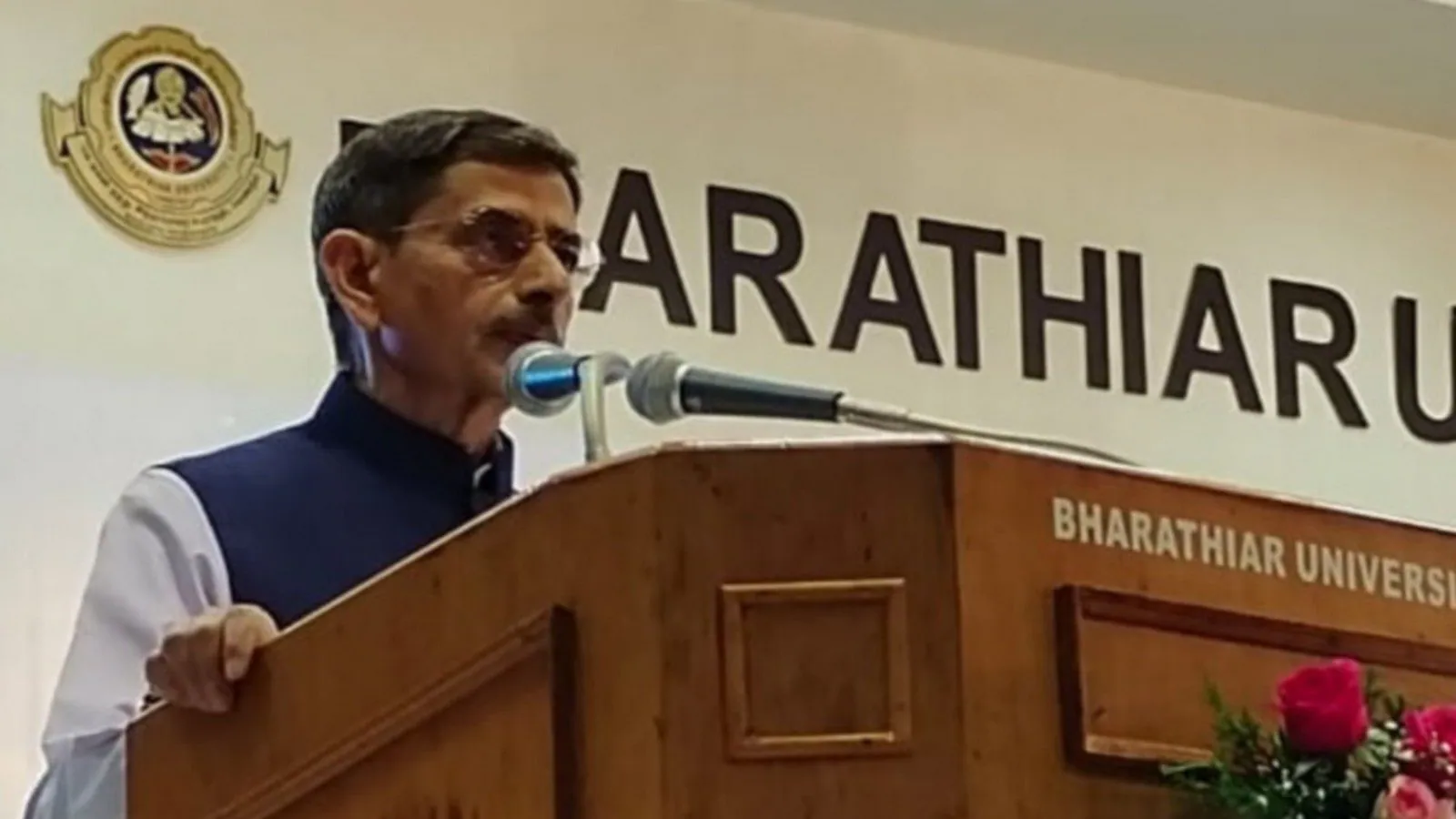 தமிழகத்தில் இந்தி திணிப்பு இல்லை, அவ்வாறு சித்திரிக்கப்டுகிறது - கோவை பாரதியார் பல்கலைக்கழக விழாவில் ஆளுநர் ஆர்.என்.ரவி பேச்சு. 69