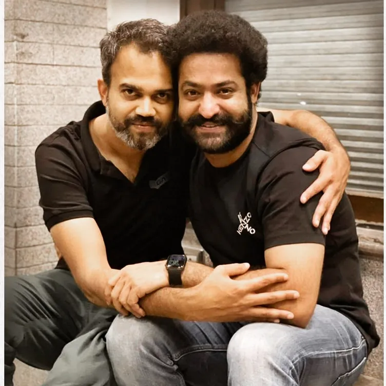 ஆர்.ஆர்.ஆர். நாயகனுடன் சேரும் கே.ஜி.எஃப் பிரஷாந்த் நீல்!!!வெறித்தனமாக வெளியான ஃபர்ஸ்ட் லுக் போஸ்டர்!!! 3