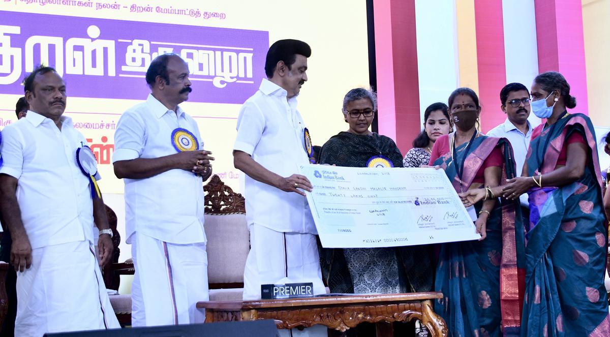தமிழகம் முழுவதிலும் 388 இடங்களில் ‘இளைஞர் தீரன் திருவிழா’ நடத்தப்படும் - முதல்வர் திரு.ஸ்டாலின். 59