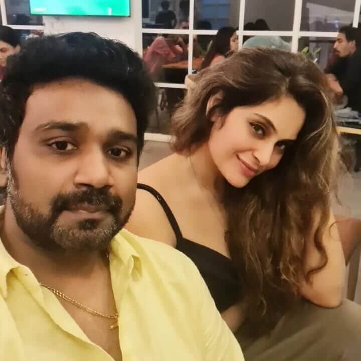 Facebookல request கொடுத்து லவ் பண்றேன்னு சொன்னான்..bad boyன்னு நினச்சேன்..அர்ஜுன் லவ் சொன்னதை Cute ஆக சொன்ன ஸ்ருதிகா 3