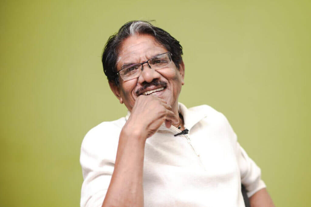 "எ டான்ஸ் பெய் பாரதிராஜா"!! புல்லட் சாங் பாடலுக்கு நடனம் ஆடி க்ரித்தி ஷெட்டிக்கு போட்டிக்கொடுக்கும் பாரதிராஜா!! 7