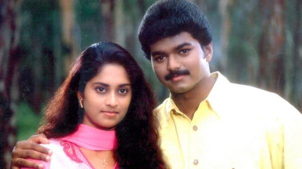 "எது வாரிசா?"!!"எல்லாமே போச்சே என புலம்பி தவிக்கும் விஜய் ரசிகர்கள்"!! வாரிசு படத்தின் ஃபர்ஸ்ட் லுக் போஸ்டர் மீமஸ்ஸுகளால் நிறையும் சோசியல் மீடியா!!! 3