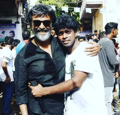 "டேய், சீ..ஆடு"!! ஆப்பிரிக்கா நபரை பத்தல பத்தல பாடலுக்கு நடனமாட வைத்த சாண்டி மாஸ்டர்!! 7