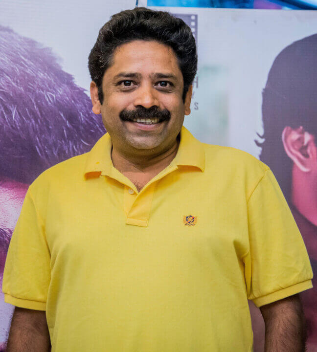 பான் இந்திய மார்க்கெட்டை குறிவைக்கும் விஜய் சேதுபதி!!3 மொழிகளில் வெளியாகவுள்ள "மாமனிதன்" !! அறிவிப்பு தேதியுடன் ப்ரோமோஷன் பணிகளில் துவங்கிய படக்குழு. 9