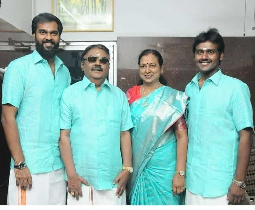 "மீண்டும் பழைய கேப்டனாக கர்ஜியுங்கள் நண்பா"!! கேப்டன் குறித்து நெகிழ்ந்துள்ள பிரபலங்கள்!! 11