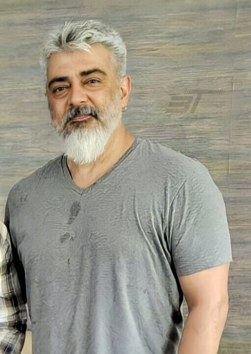 உடல் எடையை குறைத்து வேற லெவல் ஆக மாறி இருக்கும் தல..உருவகேலி செய்த ப்ளூ சட்டை மாதிரி ஆட்களுக்கு தரமான பதிலடி 5