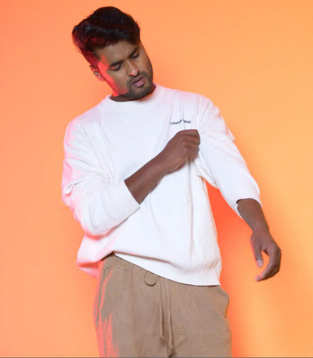 "நானே அவனுக்கு மேக்ஆப் போடுறேன்"!! அமீருக்கு மேக்ஆப் போட்டு கண்ணனை போல மாற்றிய பாவனி!!காதல் சின்னம் ராதா கிருஷ்ணனை போல இருக்கும் அமீர் பாவனி!! 3