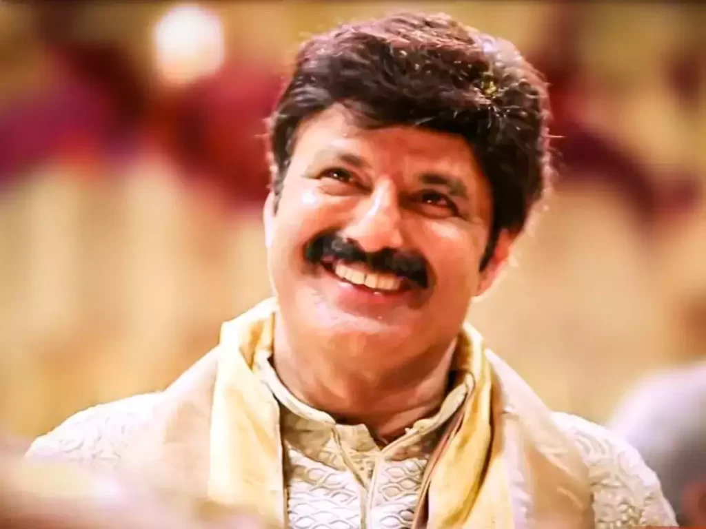 "ஹரே, எமிரா இதி"!!தூங்கிக்கொண்டிருந்த குழந்தையை தட்டி எழுப்பி சிரித்து கொண்டே போட்டோவிற்கு போஸ் கொடுத்த பாலகிருஷ்ணா. 5