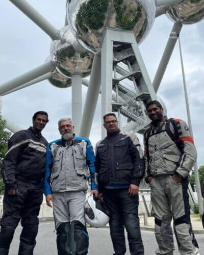 "உங்கள் ஆசைக்கு எரியூட்டுங்கள்"!!"ஐரோப்பாவில் பைக் ட்ரிப் அடிக்கும் அஜித்"!! புகைப்படங்களை பகிர்ந்து பதிவிட்டுள்ள சுரேஷ் சந்திரா!! 29