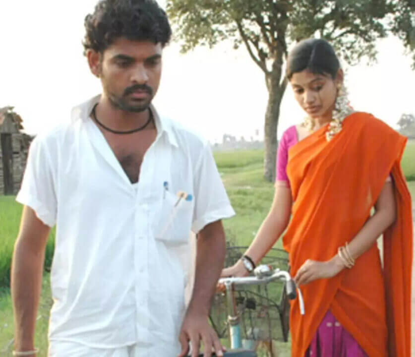 "நான் என்ன சிம்பு பொண்டாட்டியா?"!!"சும்மா சும்மா ஏன் அவர பத்தி என்கிட்ட கேட்டுட்டு இருக்கீங்க"!! நேரலையில் கடுப்பான நடிகை ஓவியா!!! 3