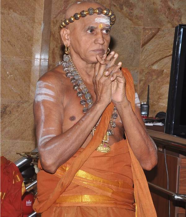 "எவ்வளவு நெஞ்சழுத்தம் இருந்தால் விஜய் அப்படி கூறுவார்" !!"யாரும் அவருடைய படங்களை பார்க்க வேண்டாம்'!! ஆவேசமாக பேசிய மதுரை ஆதீனம்!!! 5