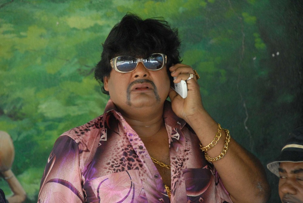"அதே ஸ்டைலு, அதே கெத்து"!!"இதனால தான் லோகேஷ் இந்த மனுஷனா கொண்டாடுறாரு"!!விக்ரம் படத்தில் வரும் "சக்கு சக்கு" பாடலுக்கு மீண்டும் நடனம் ஆடியுள்ள மன்சூர் அலி கான்"!! 5