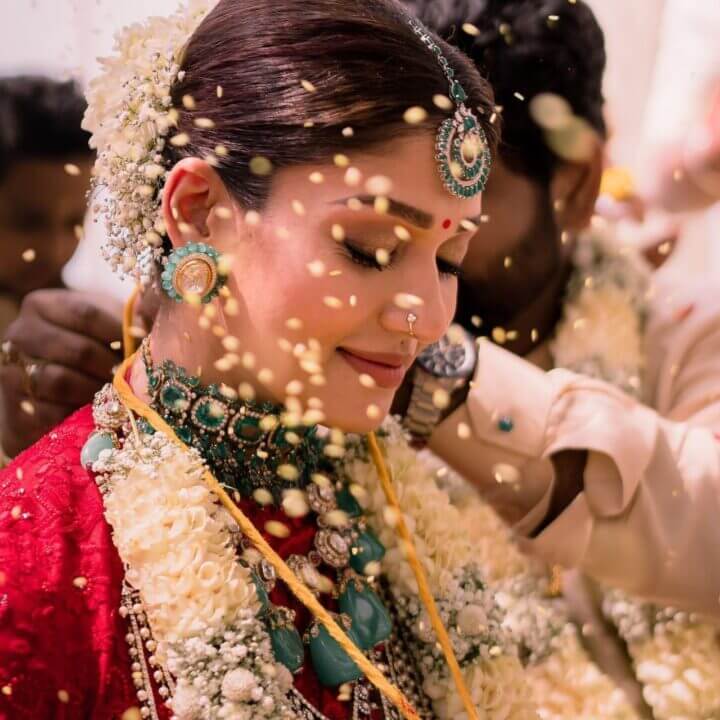 காலில் மெட்டி போடும் போது தேம்பி தேம்பி ஆனந்த கண்ணீர் விட்ட நயன்தாரா..நயன்தாராவின் தாலிகட்டும் நிமிடங்கள் 3