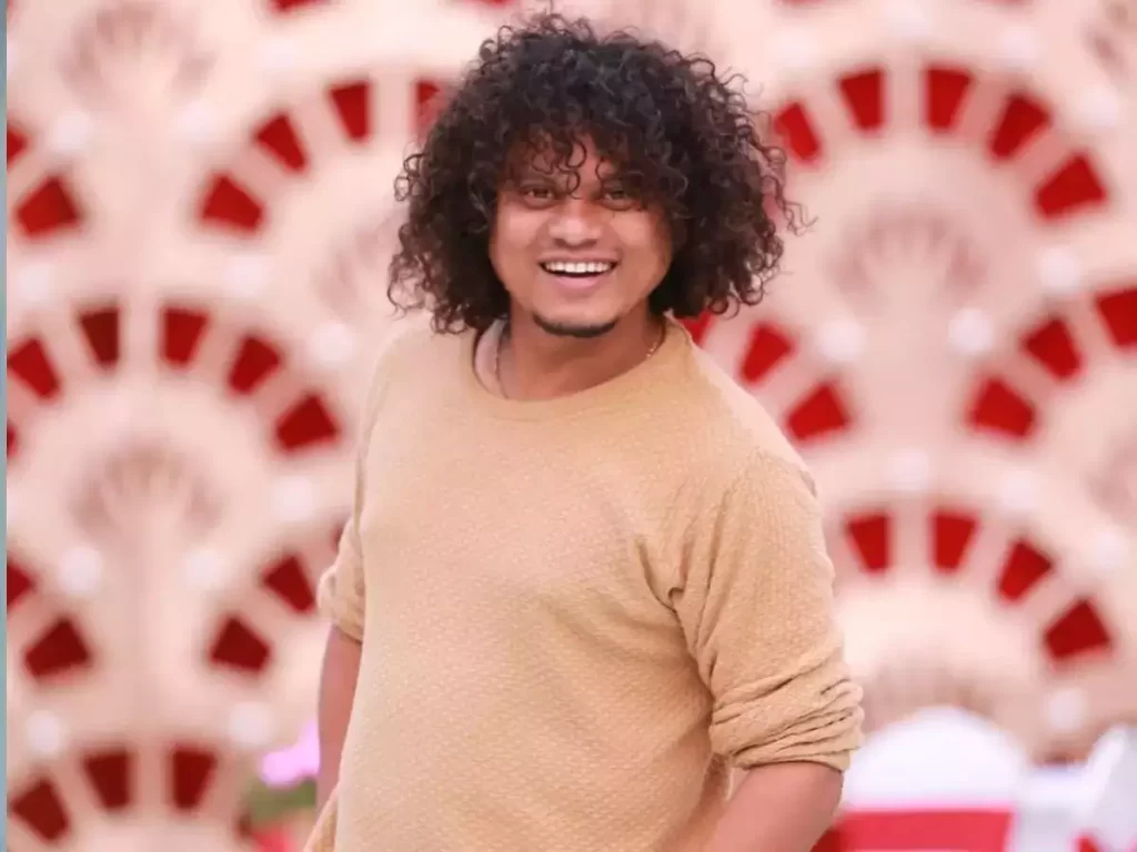 "இது பாசமலர் பார்ட் 2"!! சிவாங்கிக்காக தனியார் நிகழ்ச்சியில் பாடகராக மாறியுள்ள புகழ்!! வைரல் வீடியோ!! 7