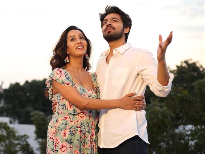"Midnight anxiety"!! இரவு 12 மணிக்கு ரைசா வில்சன் போட்ட ட்வீட்டால் குழப்பத்தால் ரசிகர்கள்!! 3
