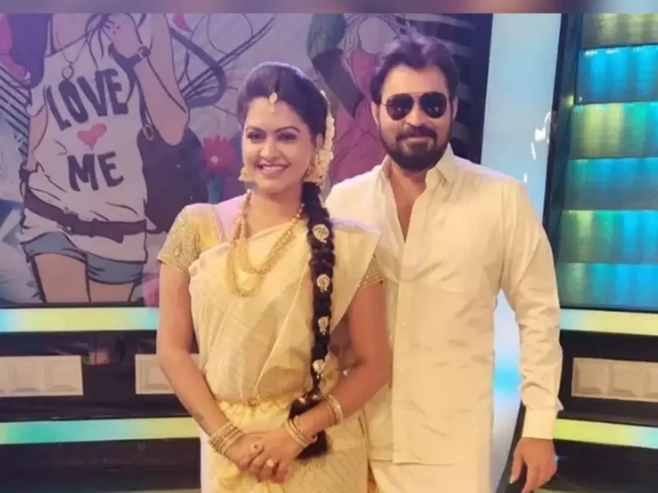 "உங்களுக்கு ஒரு டைரக்டர் கூட இரண்டாவது கல்யாணமா?"!! மறுப்பு தெரிவிக்காமல் பேசி மழுப்பிய ரஷிதா மஹாலக்ஷ்மி!! 5