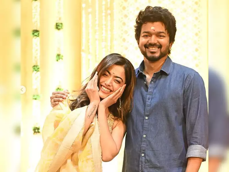 "தளபதி பிறந்தநாளுக்கு டான்ஸ் ஆடாம எப்படி"!! பீச்சில் நடனமாடி தளபதி விஜய்க்கு பிறந்தநாள் வாழ்த்து கூறிய டிடி!! 5
