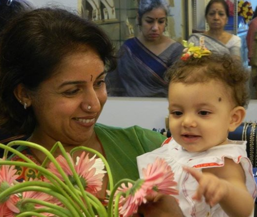 "இவுங்களுக்கா இந்த நிலைமை"!!"2 வயது குழந்தையுடன், 50 வயதில் தனிமையில் தவிக்கும் பிரபல நடிகை"!! 7