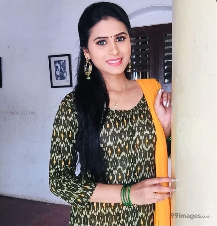 இந்த வாரம் மீண்டும் வரும் பாக்கியலட்சுமி ரித்திகா!! குத்தாட்டம் போட்டு வரவேற்ற பாலா மற்றும் புகழ்!! 5