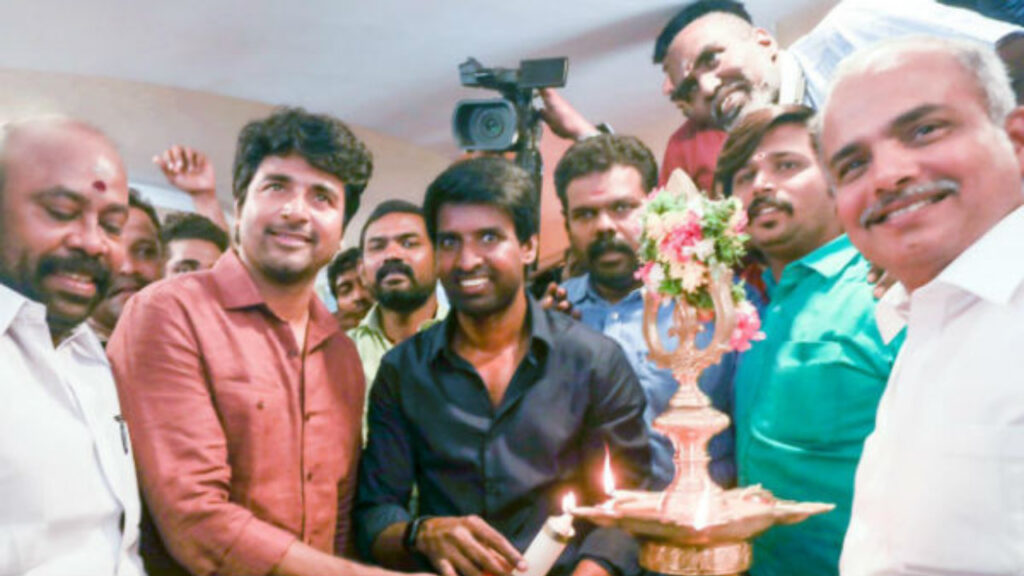 "மதுரை மக்களின் பாராட்டுக்களை பெற்றுள்ள நடிகர் சூரி"!!தமிழக நிதியமைச்சர் பி.டி.ஆரும் நேரில் வந்து சிறப்பித்த சம்பவம்!! 9