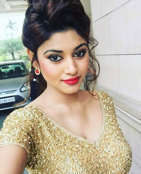 "குறைந்த பட வாய்ப்பு...சின்னத்திரை ரூட்டை கையில் எடுத்த ஓவியா"!! 5