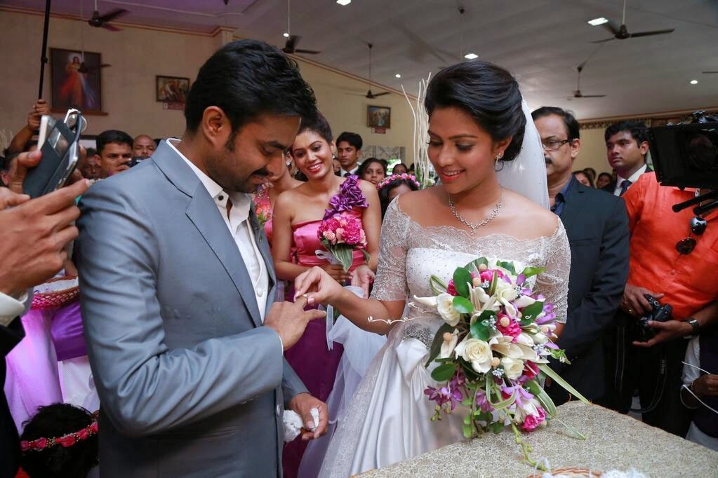 உங்களை திருமணம் செய்து கொள்ள வேண்டும்.. மறுமணம் குறித்த ரசிகர்களின் கேள்விக்கு நச் என பதில் அளித்த அமலா பால் 3
