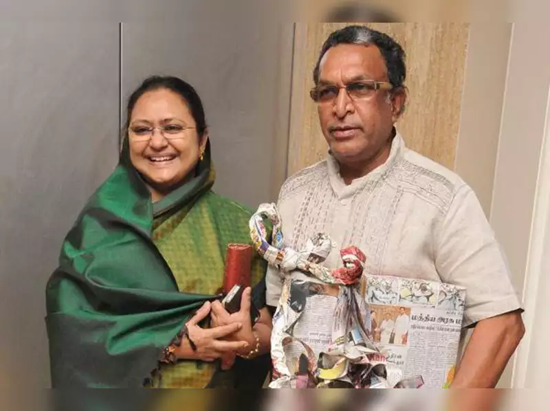 "இதே மாதிரியே தப்பு தப்பு பேசிட்டு சுத்துங்க"!! "சினிமாவை விட்டு விலகும் நாசர்.....மனைவி கமீலாவின் பதில்"!! 7