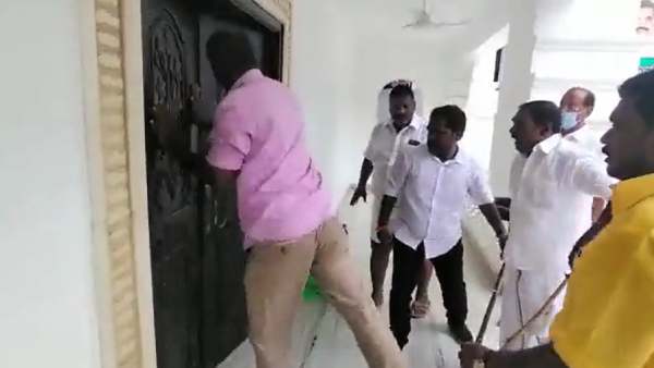 "முற்றிய மோதல்....சூறையாடப்படும் அ.தி.மு.க தலைமை அலுவலகம்" 5