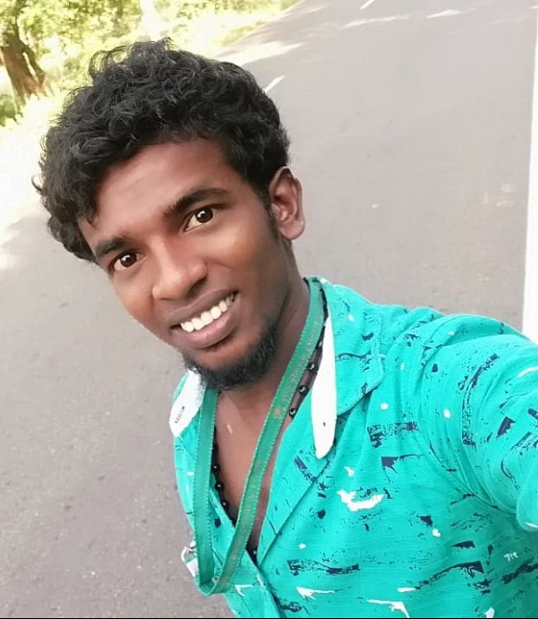 அப்பா இறந்த பிறகு என் படிப்பை விட்டுட்டு தம்பி தங்கச்சி படிப்புக்காக கொத்தனார் வேலைக்கு போனேன் 3