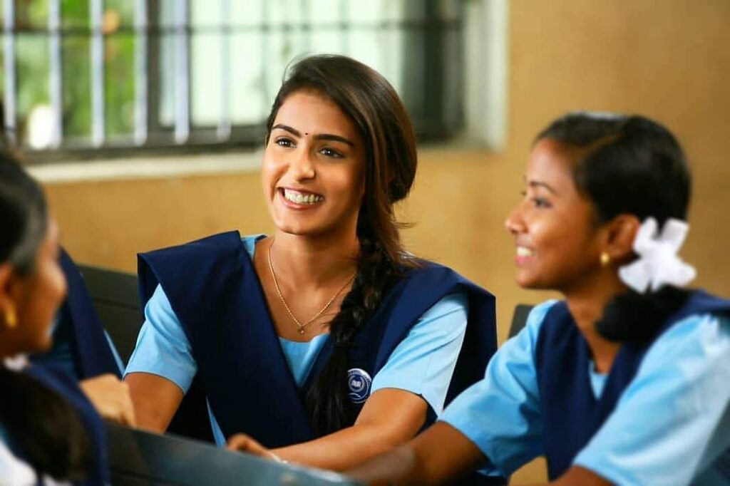 "சண்டை காட்சியில் தாறுமாறாக விழுந்து தலையை உடைத்து கொண்ட நடிகை சம்யுகதா"!! 3