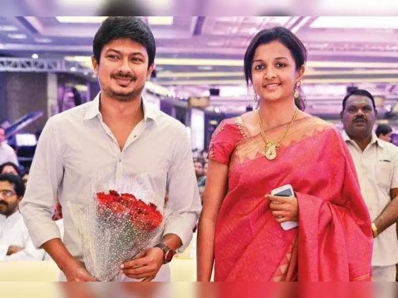 "uncle ஸ்டாலினுக்கும், உதய் அண்ணாவுக்கும் ரொம்ப thanks - மேடையில் நெகிழ்ந்த சிம்பு" 3