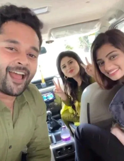 முதல் முறையாக காதலியுடன் இருக்கும் புகைப்படத்தை வெளியிட்ட பாரதி? அப்போ ரெண்டு பெரும் லவ் பண்றது உண்மைதானா 5
