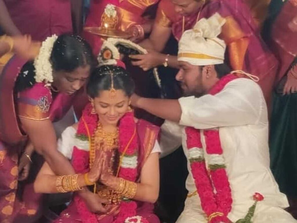 "மாடி வீடு ஒரு பெரிய கனவா இருந்துச்சு....இப்போ அதுல இருக்கோம் - அனிதா சம்பத் home tour"!! 7