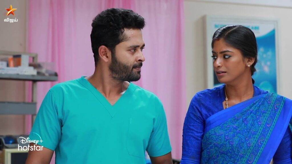 ஹேமாவை பிரித்து விட வேண்டாம் என்று பாரதியிடம் கை கூப்பி கதறி அழும் லெட்சுமி 3