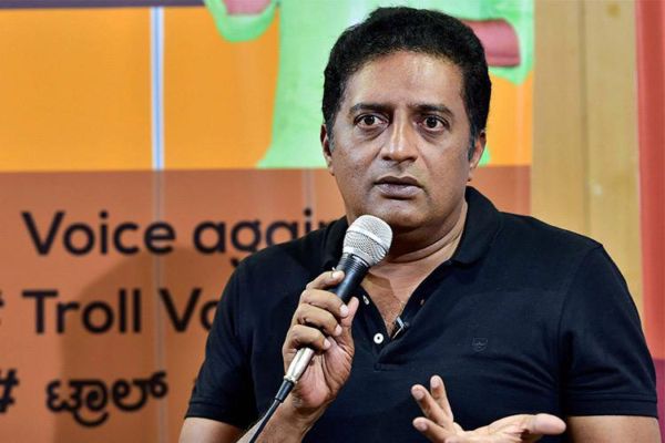 "நாமெல்லாம் எத நோக்கி போயிட்டு இருக்கோம் - கடுப்பான பிரகாஷ் ராஜ்" 5
