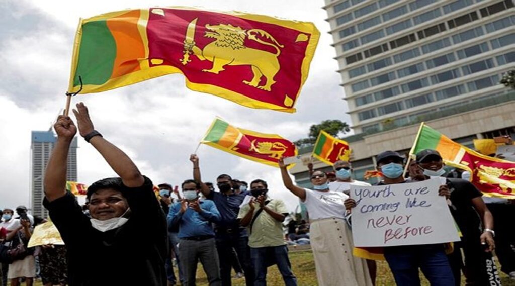 "அதிபர் மளிகை சூறையாடல்"!!"போர்க்களமாக மாறிய இலங்கை"!! "இலங்கை முழுவதிலும் வெடித்துள்ள போராட்டங்கள்"!! 3