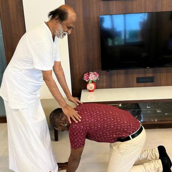"Bless me தலைவா... மரியாதையுடன் காலில் விழுந்து வணங்கிய லாரன்ஸ்"!! துவங்கிய சந்திரமுகி 2"!! 13